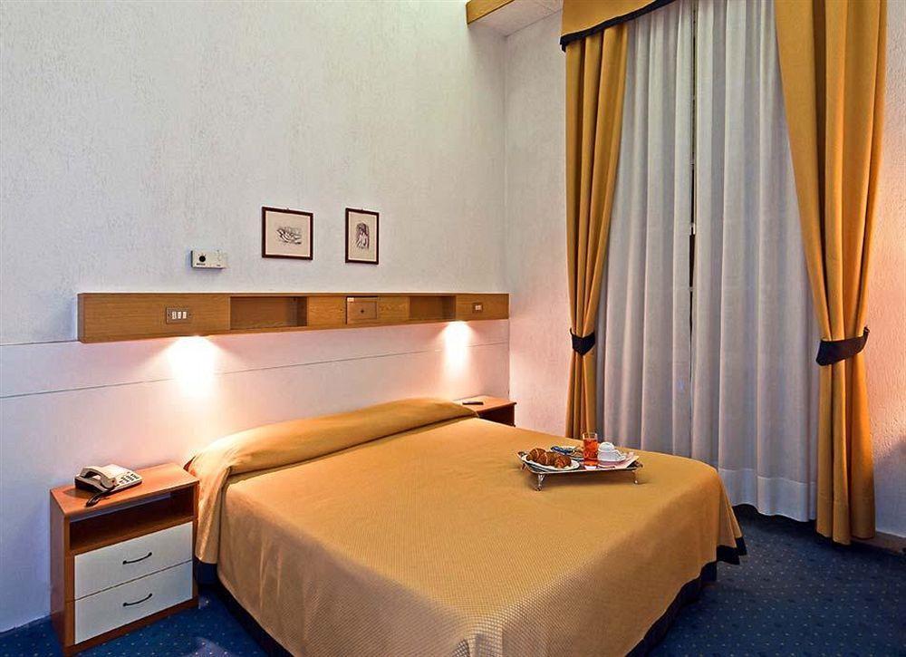 Alba Sul Mare Hotel Lido di Camaiore Exterior foto